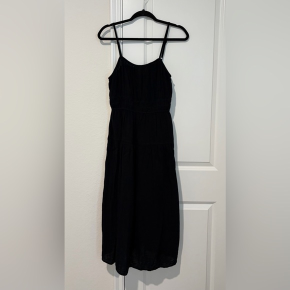 Old Navy Dresses & Skirts - Old Navy Black V-Neck Top